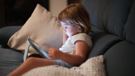 14 трика, с които да намалите екранното време на детето