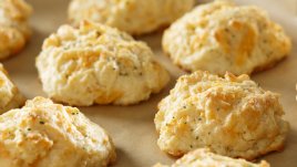 Солени бисквити с чедър и подправки 