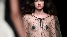 Дрехи под наем за жени