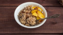 Овесени ядки с праскови 