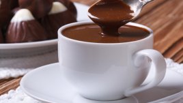 Топъл шоколад с прясно мляко