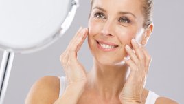 Огледалце, огледалце от стената...