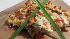 Домашна пица с хляб и цветна плънка 