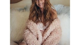 Джейн Сиймур се снима за Плейбой на 67 години