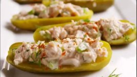 Пълнени кисели краставички с риба тон