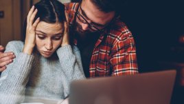 Видове поведения, които отблъскват партньора ви и околните