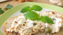 Пълнеж за сандвич с риба тон и козе сирене