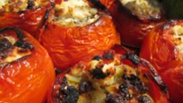Пълнени домати с гъби и сирене