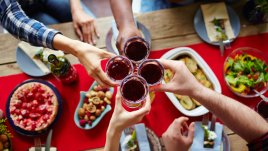 Как да се предпазим от вредно празнично преяждане? 