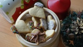 Видео рецепта: Коледни сладки сърчица, звездички, елхички 