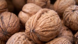 Орехова отвара почиства зъбния камък