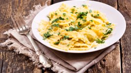 Паста с аспержи, рикота и лимонов дъх