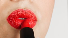 Властта на червените устни