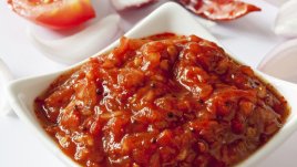 Много вкусна и бърза лютеница с мед