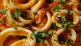 Калмари в доматен сос