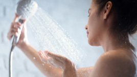 3 начина да медитирате под душа, за да премахнете напрежението