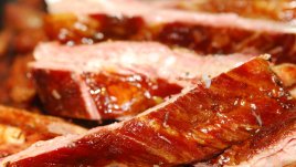 Свинско с лютеница