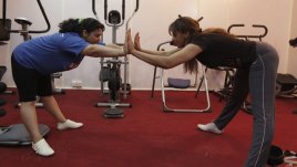 Фитнес салон приема само клиенти с наднормено тегло