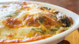 Пиле с броколи и кашкавал на фурна