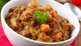 Здравословно телешко задушено със зеленчуци и сухо вино