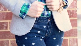 Преобразете дънките с принт на сърчица