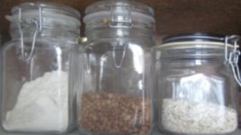 Гъгрици в кухненския шкаф