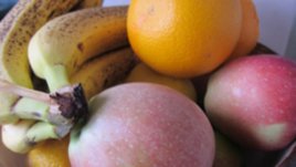 Плодовете и полезните навици на децата ни