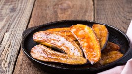 Пържен банан с масло, канела и индийско орехче