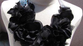 Как да си направите красив гердан с цветя