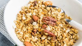 Овесени ядки с пекан и кокос