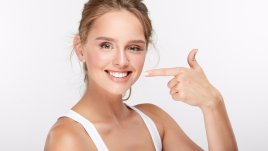 Храни за избелване на зъбите 