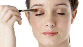 5 грешки в грима, които придават уморен вид