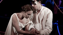 Подаръци за Великден от Театър „Българска армия“