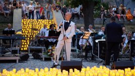 17 000 свещи пристигнаха в България за концерта на Боби Вълчев в Пловдив