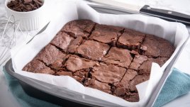 Веган брауни с портокал, орехи и черен шоколад