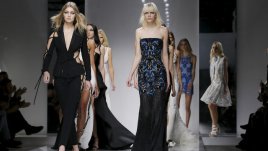 Донатела Версаче с колекция висша мода (галерия)