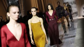 Мраморен принт в колекцията на Roberto Cavalli за есен/зима 2024/2025