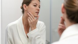 8 неща в ежедневието, които предизвикват акне при възрастни 