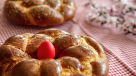 Гръцки великденски хляб