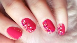 3 лесни идеи за маникюр с кристали