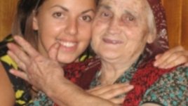 Различна от другите баби