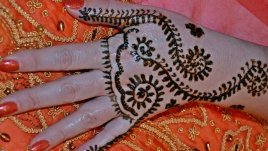Махенди е не просто татуировка, а бродерия върху кожата