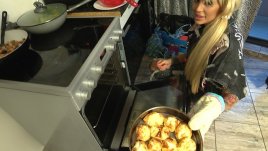 Джулиана Гани, Ева от „Тоника“, Бобо и Лейди Би в „Черешката на тортата“