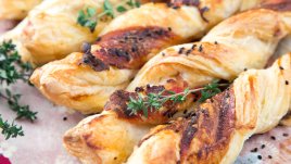 Бутер гризини с бекон и пармезан 