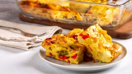 Запеканка с колбас и зеленчуци