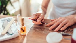 Защо изрязването на кожичките на ноктите може да е опасно? 