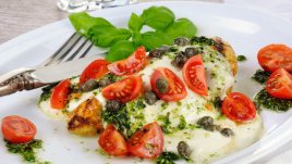 Пилешки гърди с песто и моцарела