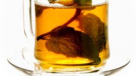 Вода и чай извайват фигурата