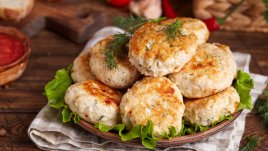 Пилешки кюфтета с моцарела