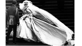 Кралските рокли – пищност и красота, струващи стотици хиляди